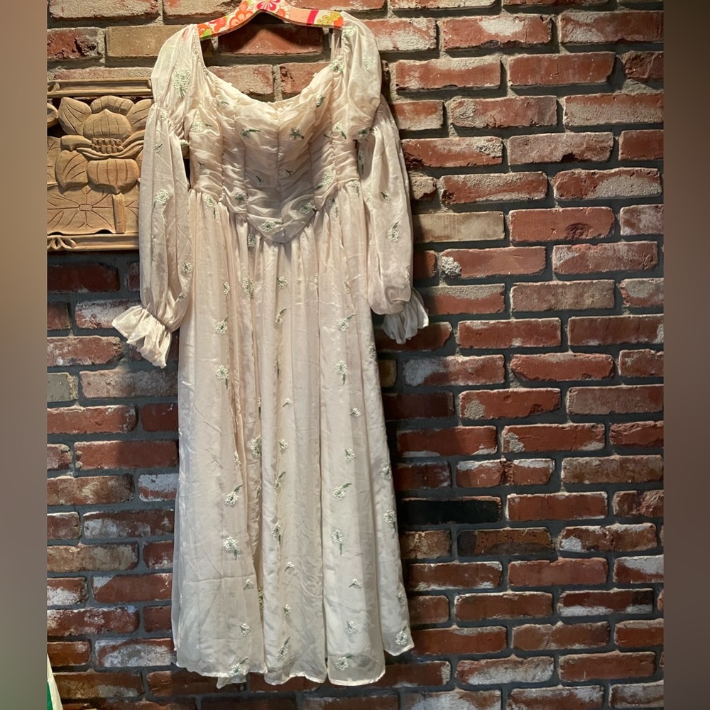 FAIRY-CORE BEIGE AND EMBROIDERED FLOWERS OFF SHOULDER ETHEREAL MAXI DRESS XL